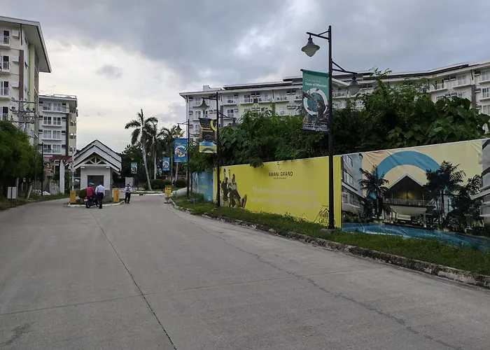 Hostel Near Airport, Affordable Coliving Space For Backpackers With Pool, Gym, And